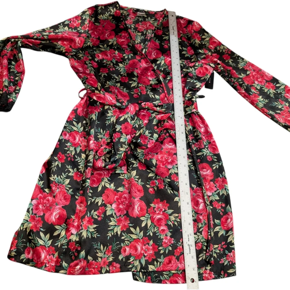 New Women's Pink K Robe Lingerie Tie Waist Flowers Black Pink Roses Size Small